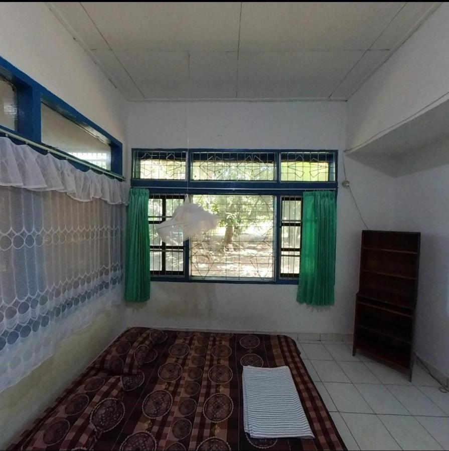 Guest House Dorm Floressa Maumere Dış mekan fotoğraf
