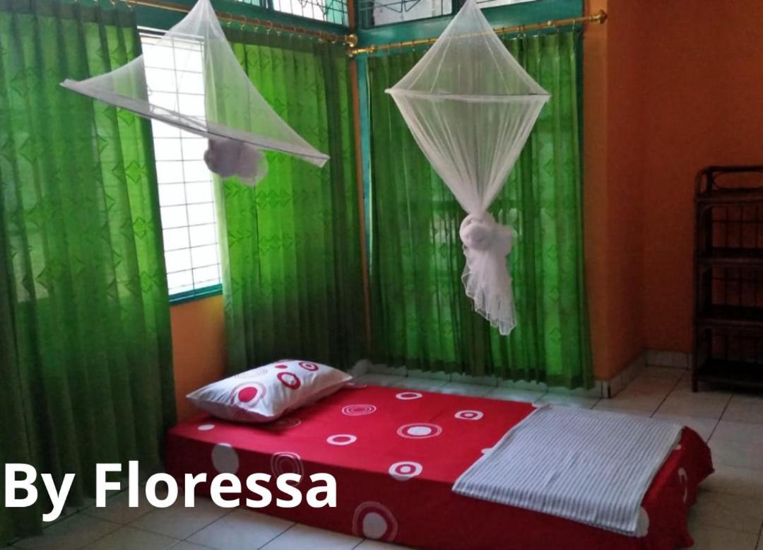 Guest House Dorm Floressa Maumere Dış mekan fotoğraf
